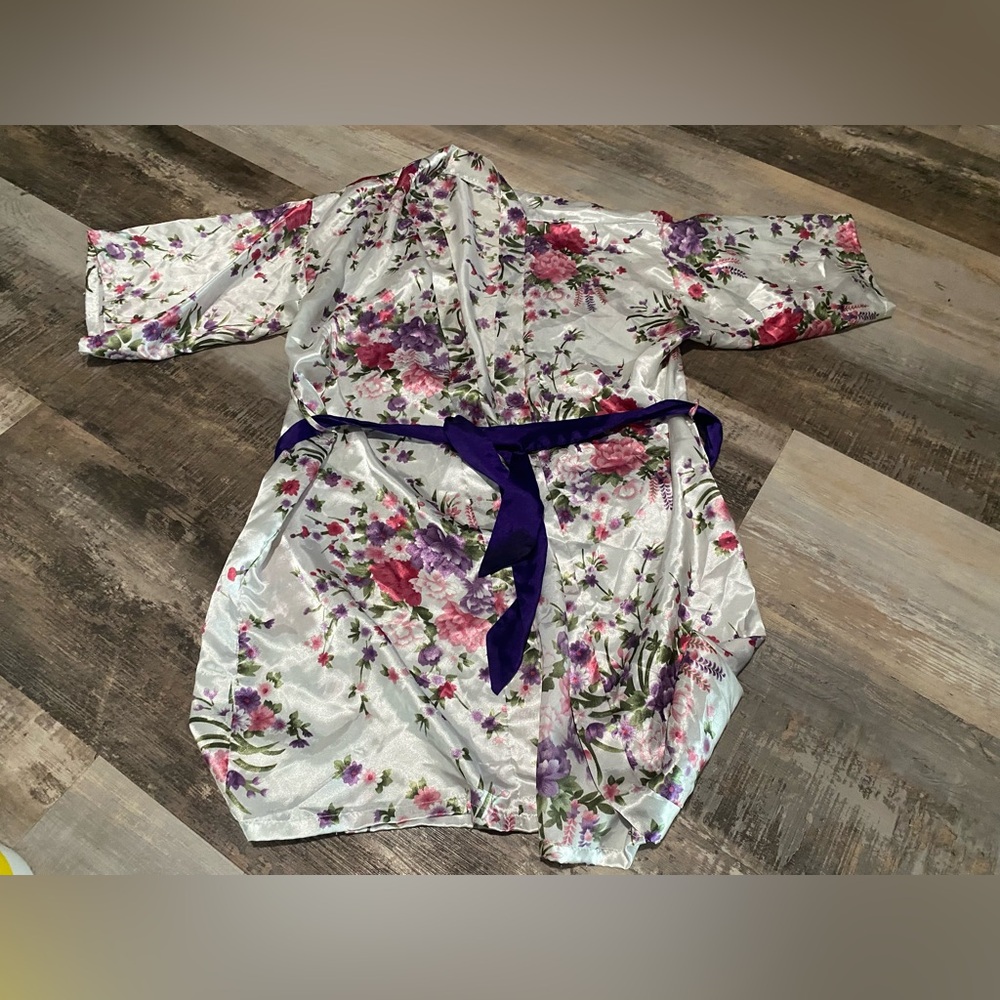 Floral Satin Robe - Picture 2 of 5